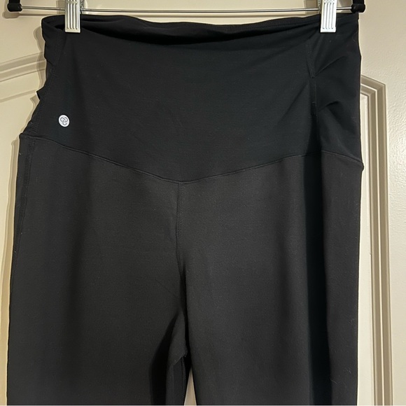 Zella Mamasana Live in Ankle Maternity Leggings in Black Size Large - Picture 4 of 5